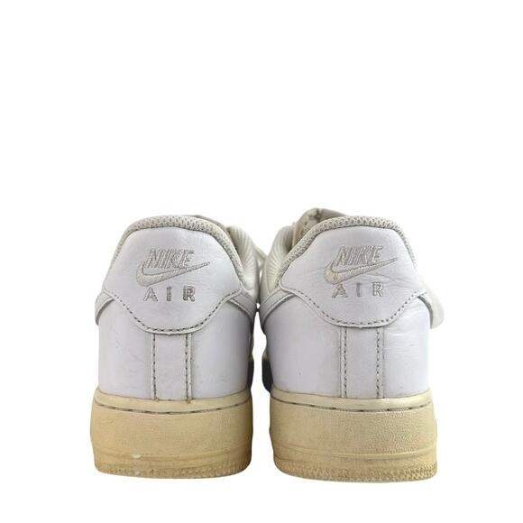 Nike Air Force 1 Men's White Low Top Lace Up Sneakers Athletic Running Shoes 9.5 - Picture 3 of 8